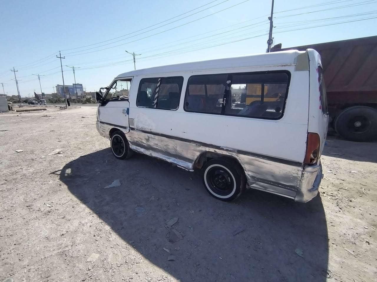 السلام عليكم سياره هونداي للبيع او للمراوس مكينه ونجي اوتوماتيك مكينه 6 نضيفه وناعمه واكسن نضيف وكشرها مثل ما بين بل صور سعرها 17 بيها مجال شراي يتصل وبي خير ويدلل مكاني ناصريه  ***********
