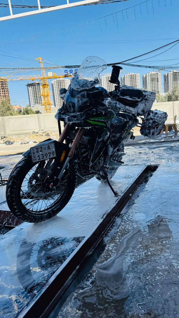 دايوان ادفنجر 300cc
موديل 2025
ماشي 19الف 
السنوية ضاعت من عندي 
وباسم ولد بلمدينه تروح اداور وطلع سنويه جديدة 

الدراجة جديدة 
ومحور ويل خلفي ويل كب 
الدراجة عليها صناديك GS
وعليها منظومة كاميرات ومنظومة gbs
وشاشة كاربلي 
بيها ملاحظات بسيطة

للاتصال *********** بغداد, العراق
