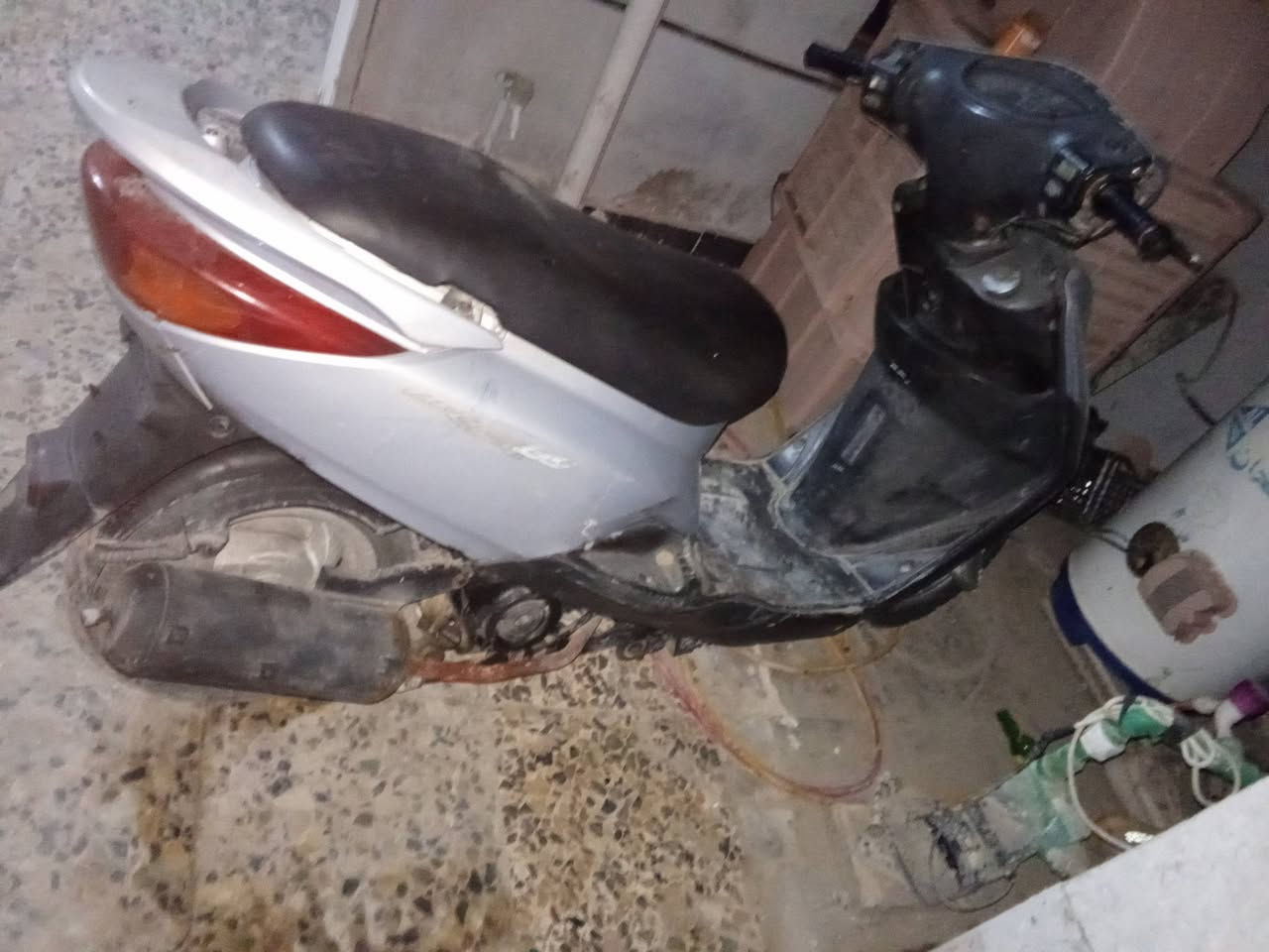 سلام عليكم دراجه بريز طافيه سعر 350 وبيهه مجال الستفسار عل رقم فقط وتساب ***********
