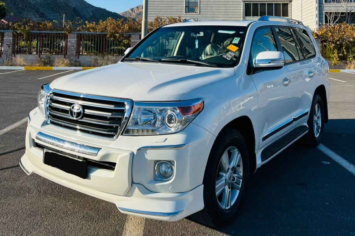 تۆیۆتا لاندکروز 2013 مواسەفات GXR
مەکینەی V6
123 هەزار ڕۆشتووە 
دەعامی پێشی بۆیاخە 
سەنەوی تازەیە 
دوو PDR هەیە 
ماباقی هەموو گیانی بەشەرت 

سعر: لە کۆمێنت داوای بکە ڕاستەوخۆ بۆت دێت 🤖 

گێر و مەکیەنەی بەشەرت  
هیچ کێشەیەکی تێدانیە 

ژمارەی خاوەنەکەی 
***********
