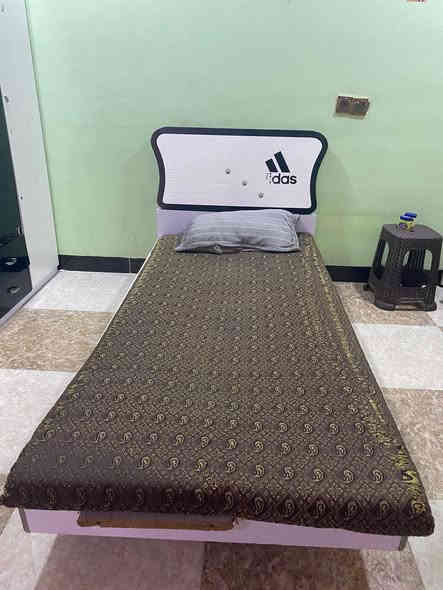 سلام عليكم قراظ للبيع السعر 200 المكان واحد آذار كركوك***********
