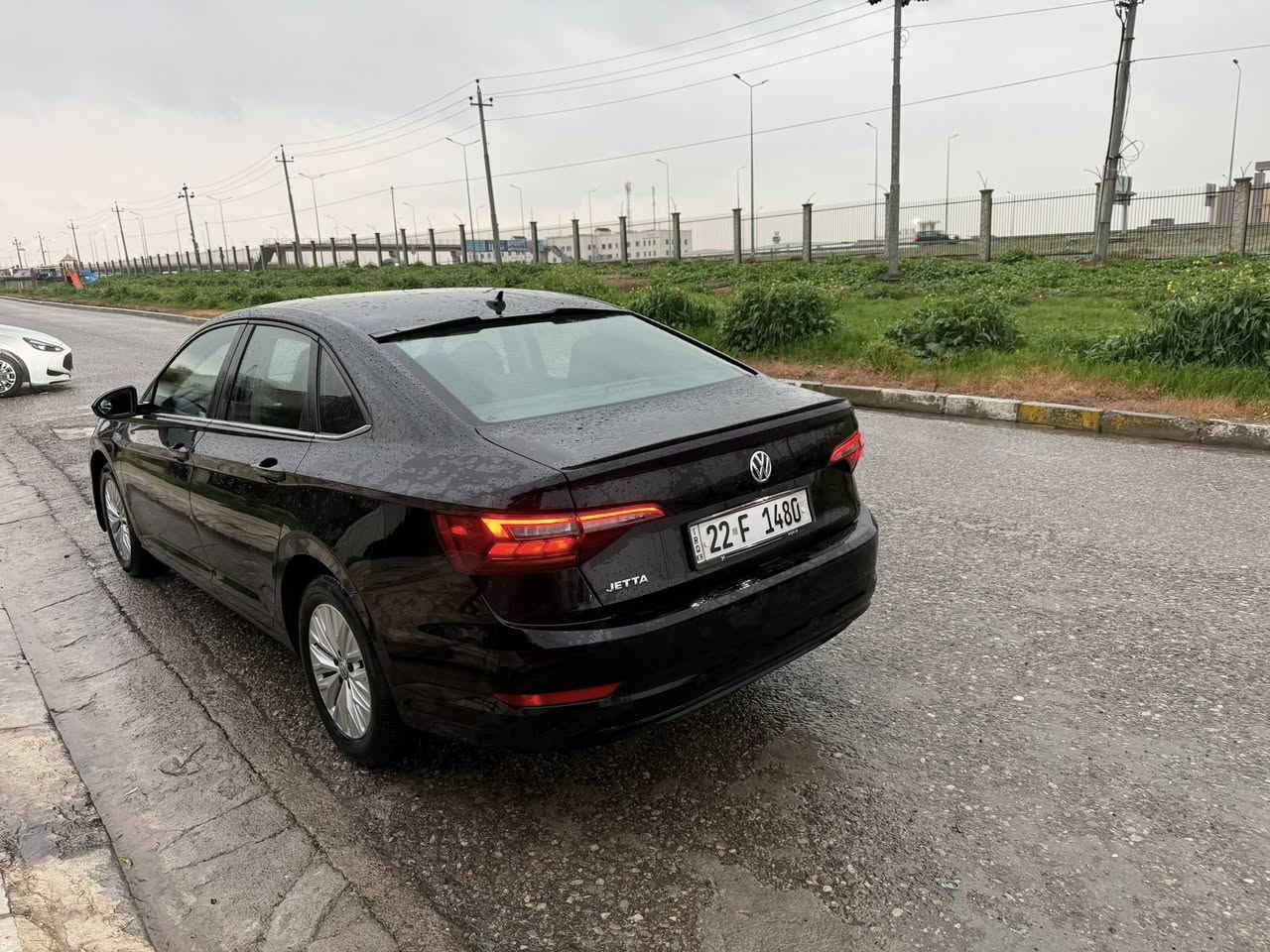 فولكس واكن جيتا موديل ٢٠١٩ مواصفات s وارد امريكي لون اسود بيها قطعة صبغ بونيد بدون دواخل ايرباك استيرن وبردة طاك بيها شبر تعديل وبيها شبر بالصندوق صبغ ماشية ٩٠ الف ميل سعر ١٢٥ ورقة وبيها مجال صور الحدث مرفقه مع الصور مكان السيارة اربيل 
رقم الهاتف 
***********
***********
