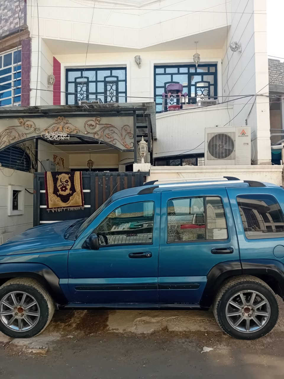 السلام عليكم جيب لبرتي موديل ٢٠٠٦بغداد بسمي محرك وكير ابلاد السياره ابلاد شبر صبغ بغداد بلديات *********** ٠٧٨٧٠٤٩٠٢٤
