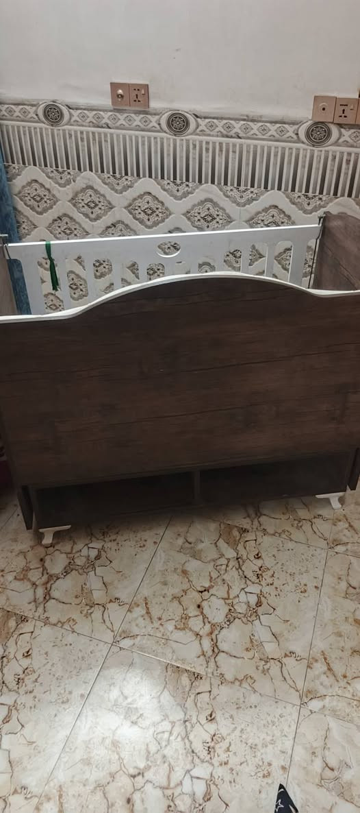 كاورك مستعمل قليل اخو الجديد جديد الله شاهد زلغه مابي سعره 200 وبي مجال مكاني ديوانيه ***********
