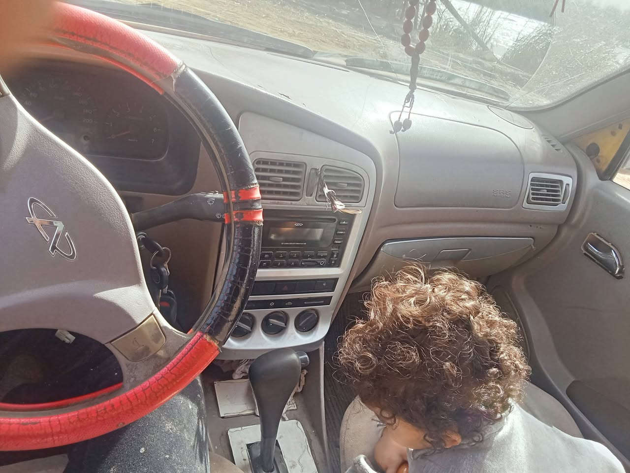 بسبب الوعود الكاذبة تم اعادة النشر مع تنزيل السعر إلى 23بدون عملة الشراي يتصل اويراسل مازنجر رقم الهاتف ***********سيارة بيهة نقوصات كلش بصيتة يدات بوب وقفل بونيد كير محرك خير من الله وتاير نص عمر سيارة مال خبزة..والرزق على الله.
