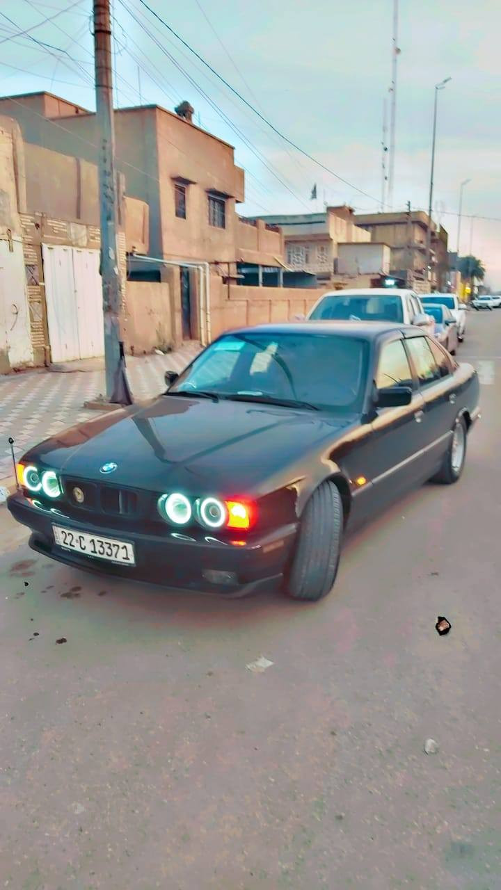 السلام وعليكم اللبيع BMW أصل 525 وارد ياباني بدون سلايد داخل اسود جلد السياره باسمي تحويل مباشر السياره جاهزه من كل النواحي ما بيها أي نقص مكاني واسط الصويره وهذا رقمي 

***********
***********
