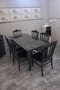 عندي ميز طعام قياس جبير 6 كراسي ما مستخدم كلش نظيف اخذتة ب250 اريدة ب1...