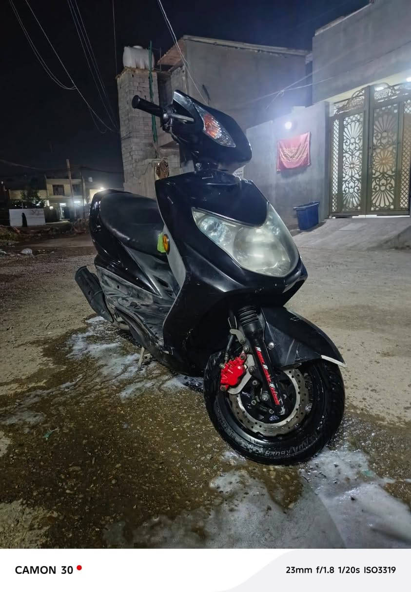 سلام عليكم دراجه مال رمبه صار شهرين نازله مكينه مكفوله دراجه برغي ما مفتوح بيهه هتم واحد  ويه المكينه السعر ٨٠٠ وبيه مجال مكاني بغداد العبيدي الرئاسه  رقمي ***********
