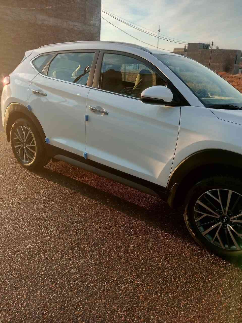 توسان 21 فول عدا الفتحه ماشيه 47الف بسمي ارضيه جلد ايطالي والبنيدوالجاملغات والدعاميه والمازدات مغلفه Ppf رقم جديد خليجي مكفوله *********** السعر 230بيها مجال للشراي
