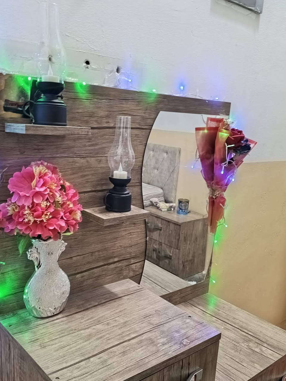 للبيع غرفه نوم تركي خشب اصلي للأتصال ***********
