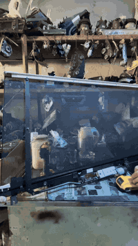 برده خلفيه كادنزا
2011-2013
اصليه وكاله جديده 
العنوان / بصره 
السعر 150 الف
***********
***********
