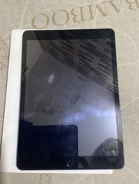 ايباد 9 ذاكرة 64 سيم كارت و واي فاي مبدل كلاس و البصمه واكفه الدكمه شغ...