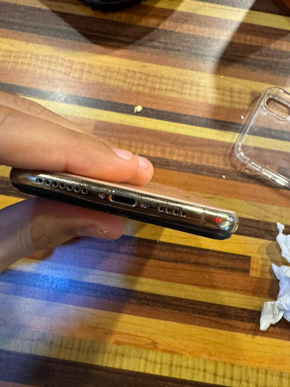 ذاكره ٢٥٦ جهاز علئ وضع الشركه فقط مستبدل بطاريه قبل سبوع والفيس ايدي وكف والجامه مال الكامره طايحه فقط جهاز كلش حلو و مرتب سعر ٢٠٠الف رقمي ***********
