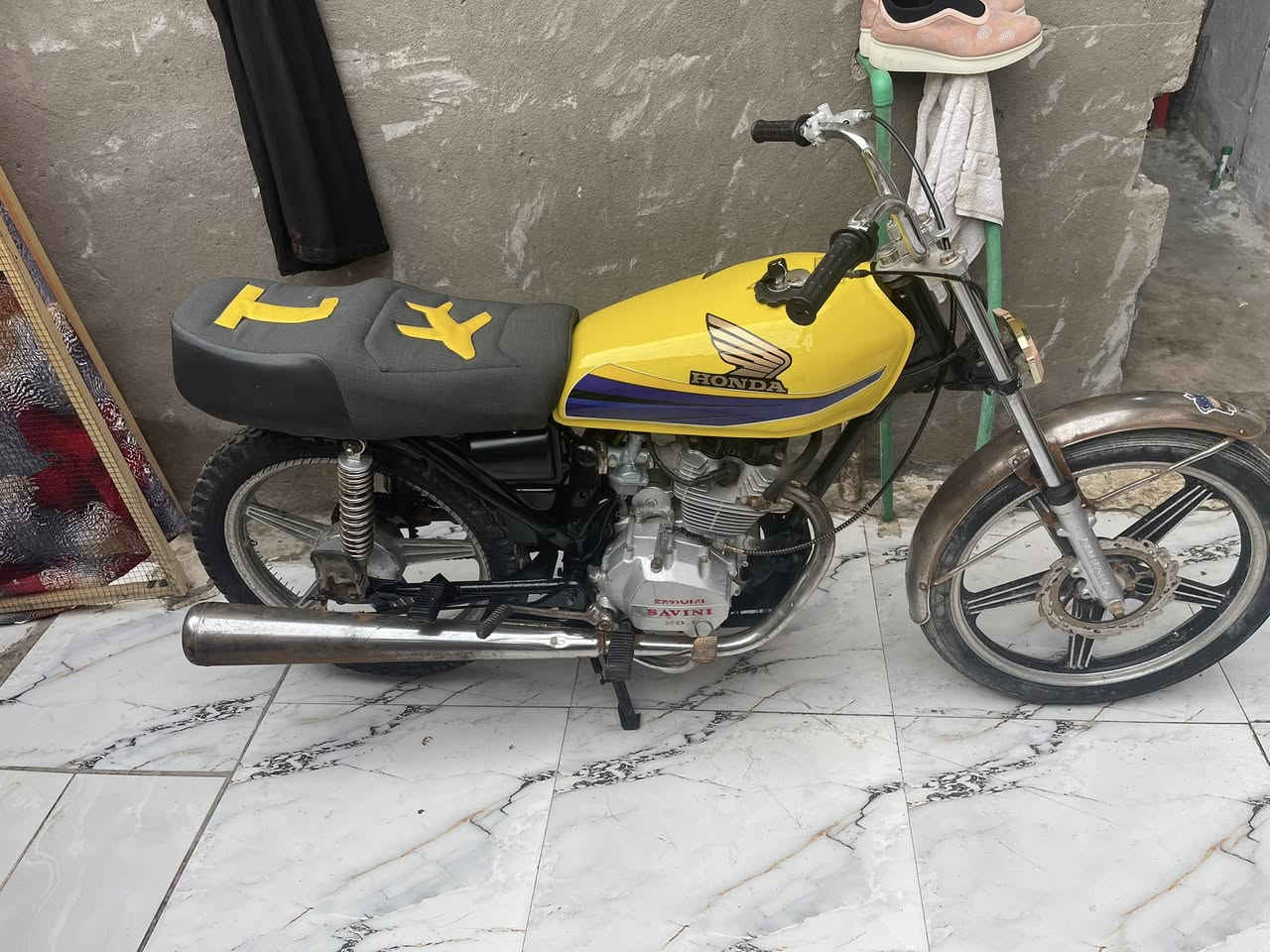 سلام عليكم دراجه لبيع ادوات  كفاله عمه غراض كله جديدي سعر 350وبيه. مجال حك جيه  دراجه موديل 2020 ونضيفه  وما متعبينه شراي يراسلني عله هاذا رقم ***********
