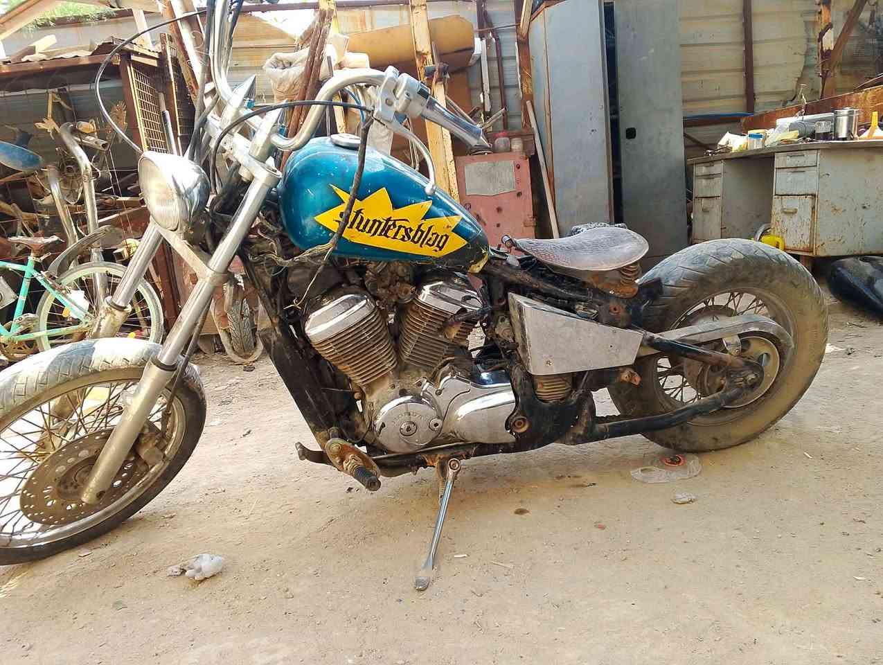 للبيع هوندا شادو 750cc الدراجه خير من الله جاهزه وين متريد روح بيهه
المكينه مجفتهه خانه وحده وخير من الله مكينتهه شلعه معدل  عليهه اضافات يدات ستيل درع خلفي جنط مابيهه نقص دوسات 

وايضا متوفر هوندا ستد ببر كير مكينه خير من الله بس طافيه الدراجه ابيعلك مكينه وشاصي روح وديهه لاي فيتر يشغلهه الك المكينه ايضا مجفته تجفيت مضبوط

السعر المطلوب بلشادو 17 ورقهه وبيهه مجال بسيط

الاستد ب900 الف وبيهه مجال ايضا

للعلم الدراجات ممرقمه ما مرقمه

للتواصل
***********
***********
مكاني
بغداد نهايه حي اور منطقه سبع اقصور
