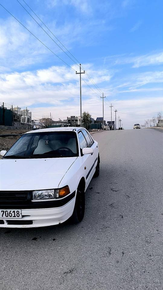 مازدە ۳۲۳ وەرگراو براوە گێر و مەکینە بەشەرت مەکینەکەی تۆزێک دوکەڵی هەیە سەنەوی هەتا ۲۰۳۰ نوێیە گێر تۆماتیکە جوارتایەی نوێی لەسەرە سەیارەکە بێ مەسروفە نرخی.۳٨ وەرەقە و مەجالێکی کەم مۆدیل ٨۹.ژم*********** أربيل, العراق
