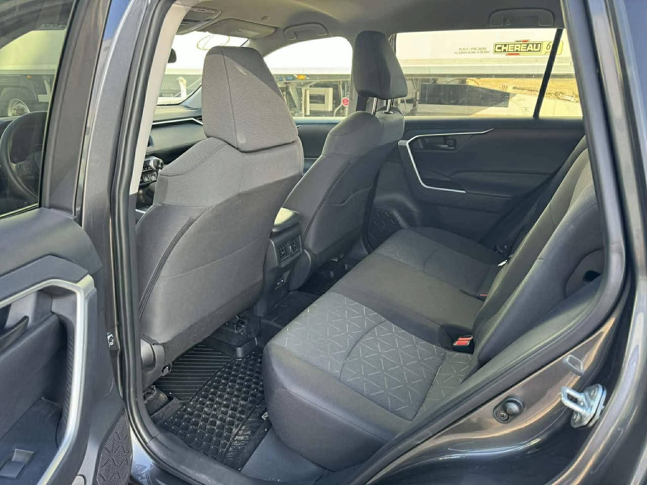 ✅ السياره حاليا في الانبار قضاء هيت مرقم شهداء✅
2024 TOYOTA RAV4 LE  
    
اللون :- فيراني     
الموديل :- 2024
سعة المحرك :- 2.5 
المسافه المقطوعه : 18 الف    
عدد المقاعد :- 5 مقاعد 
موصفات السيارة :-LE

الإضافات ##👇
شاشه كبيره
وَيْل 17
كامره
تحكم سرعه 
تحكم مسجل 
كراسي كهرباء 
رادار امامي 
فرش مخمل اسود   
لايت زينون

والمزيد من الإضافات 

         🚗  حادث السياره كما موضح في الصور 🚗 

السعر على الخاص  

---------------------
                         📍

-  او الاتصال على الرقم التألي

 Messenger _ WhatsApp _ IMO  _Viber

 المبيعات والعلاقات العام ***********   📞 

((أن ارضيناك فتحدث عنا و إن لم نرضيك فتحدث إلينا ))
