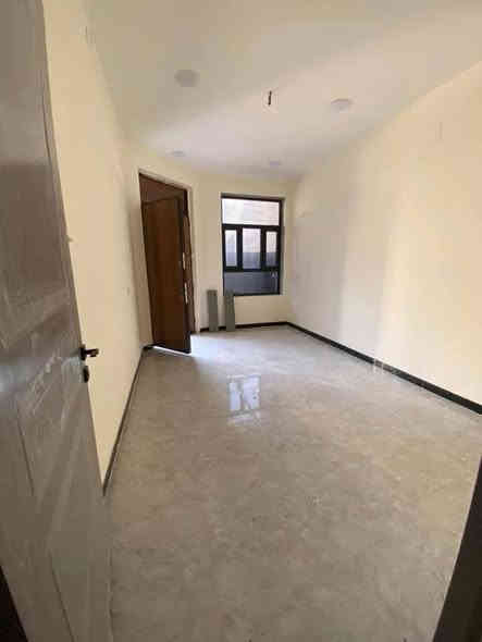 #لدينا_دار_للبيع مساحه 100 متر واجهه 6 وربع ونزال 16 طابو زراعي سند 25 قرار محكمه البيت يحتوي على3 غرف نوم وصاله وستقبال ومطبخ  العنوان بغداد الدورة مدخل البوعيثه مجمع الامل 
هاتف ***********
***********
