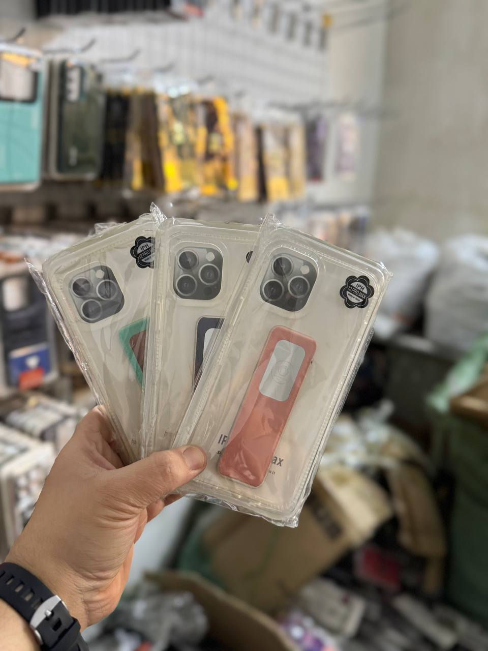 #عرض بلاش عروض العيد🔥
العنوان: قيصريه الفجر رقم 3رقم المحل 92

السعر: 1000دينار 

  كفرات فول كوالتي وحديث لجميع الهواتف 

 الموديلات متوفر رجالي ونسائي


**إذا كنت صاحب هذا الإعلان وتريد حذفه لأي سبب، رجاءا أرسل رسالة إلى الدعم الفني**