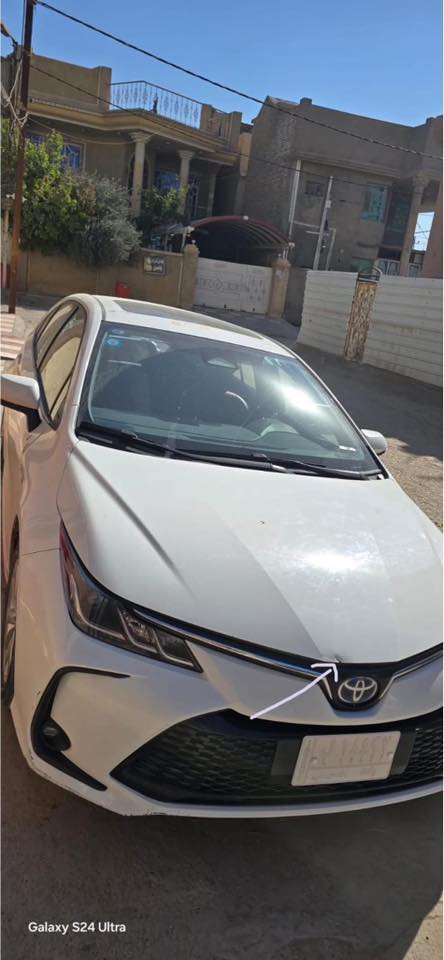 السلام عليكم 
كورلا 2023 داخل احمر علامة زركة 
ماشية ٥٠ الف 
فول مواصفات 
مكانها الحلة 
سعرها 135$ قفل 
***********
بيها شخط جدا بسيط بداية البنيد الباقي كفالة
