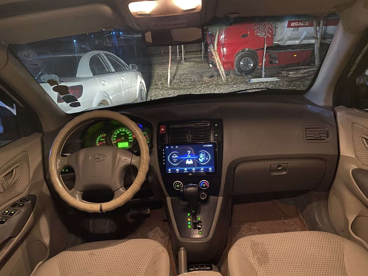 هيونداي تكسون موديل ٢٠١٠
محرك و كير و تبريد و تدفئة بشرط 
كير توماتيك/ محرك ٢٠٠٠ دوش 
 نضام غاز ايطالي و بنزين 
السنوية لحد ٢٠٢٦ شهر ٤ 
التحول أو الوكالة مضمون 
السياره تاكيه على صفحة النفر 
بدون دواخل: الشواصي و اللغد و داخل الدكم و
                    داخل الحوض مكفوله…………..،،،،
عليه ٧٠٠ الف دينار غرامه تنقص من السعر 
السعر ٨٦ ورقه أو بيها مجال 
☎️📞***********.  واتساب ***********
