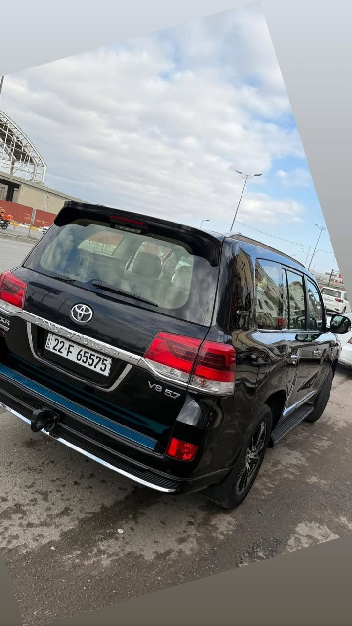 السلام عليكم
لاندكروز VXR 
موديل 2021 
محرك 5700
ماشيه 83 
مكفوله عدا ركن دعاميه صبغ 
سونار مرفق 
رقم اربيل 
سعرها 540 
*********** 
***********
