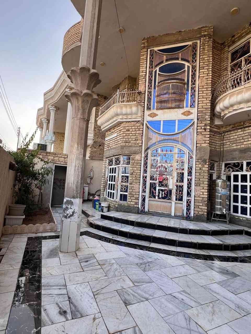 بيت للبيع حي الربيع مساحة 250 متر واجه 12.5 والنزال 20 طابقين السعر 425 وبي مجال الاستفسار ***********
