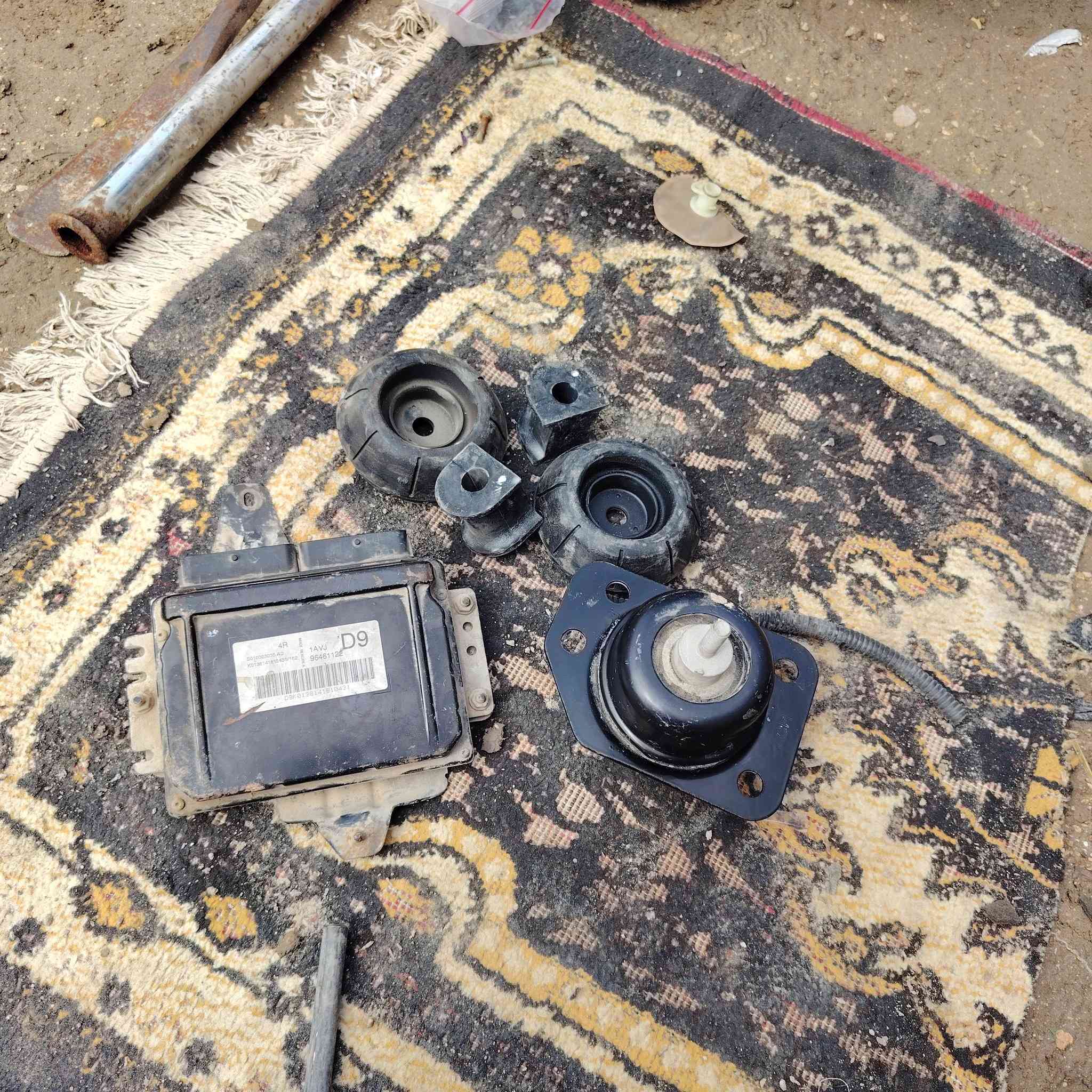 سلام عليكم غراظ اوبترا عقل محرك السيارة خليجي كير عادي ربل مال دبلات وربل مال رباط جدد ما مستخدمات السعر ١٥٠الف العنوان السماوه الرميثى ***********
