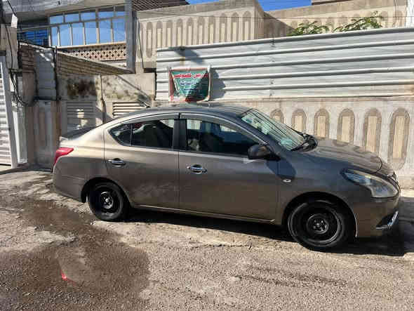 السلام عليكم .. نيسان صني للبيع موديل 20 ماشية 91 الف  
كير ومكينة مكفولات بيها كم قطعة بارد و طخات و رصعية خفيفة بالباب الخلفية مال سايق .. رقمها بغداد و تحويل مباشر ، السعر 110 للتواصل على الخاص او واتساب ***********
