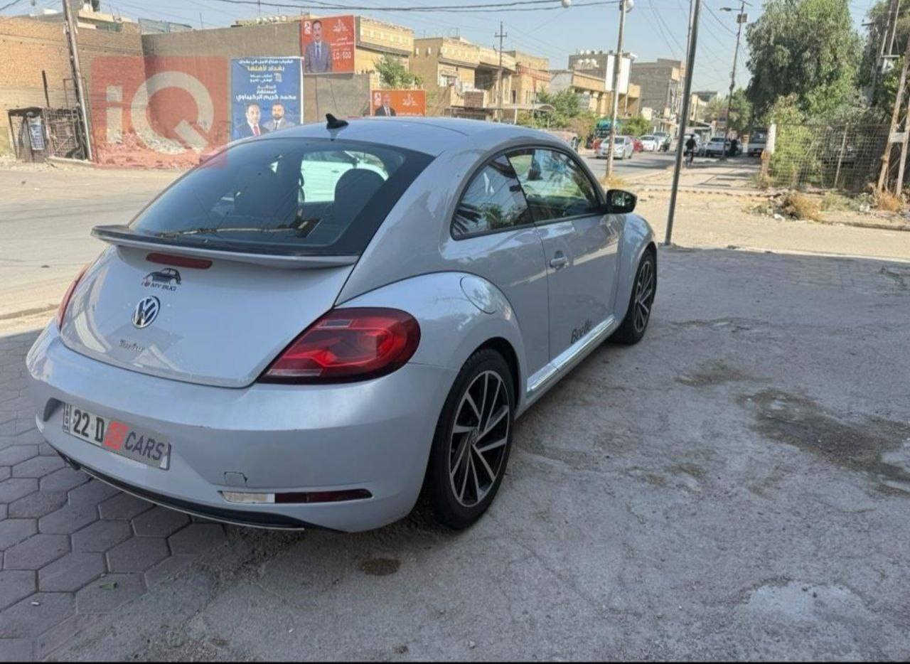 السياره جاهزه وما ينقصه شي وعداده ١٣٩الف كم ضربتها بنيد وجاملغ ونفسهن معدليهن وصابغيهن  لون سمائي فاتح
رايده ب١١٨ وبيها مجال بسيط للجاد 
***********
واتس اب+اتصال
مكانهه البصره
