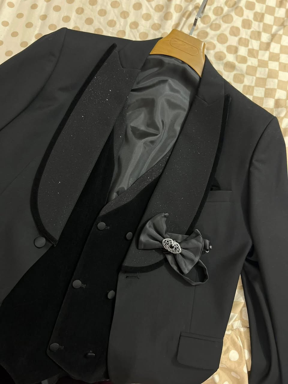 السلام عليكم طلعلي قاط توكسيدو بل امزون وحذاء توكسيدو القاط طلع سعره ب 200الف أبيعه ب70والحذاء طلع ب60ابيعة ب30


**إذا كنت صاحب هذا الإعلان وتريد حذفه لأي سبب، رجاءا أرسل رسالة إلى الدعم الفني**