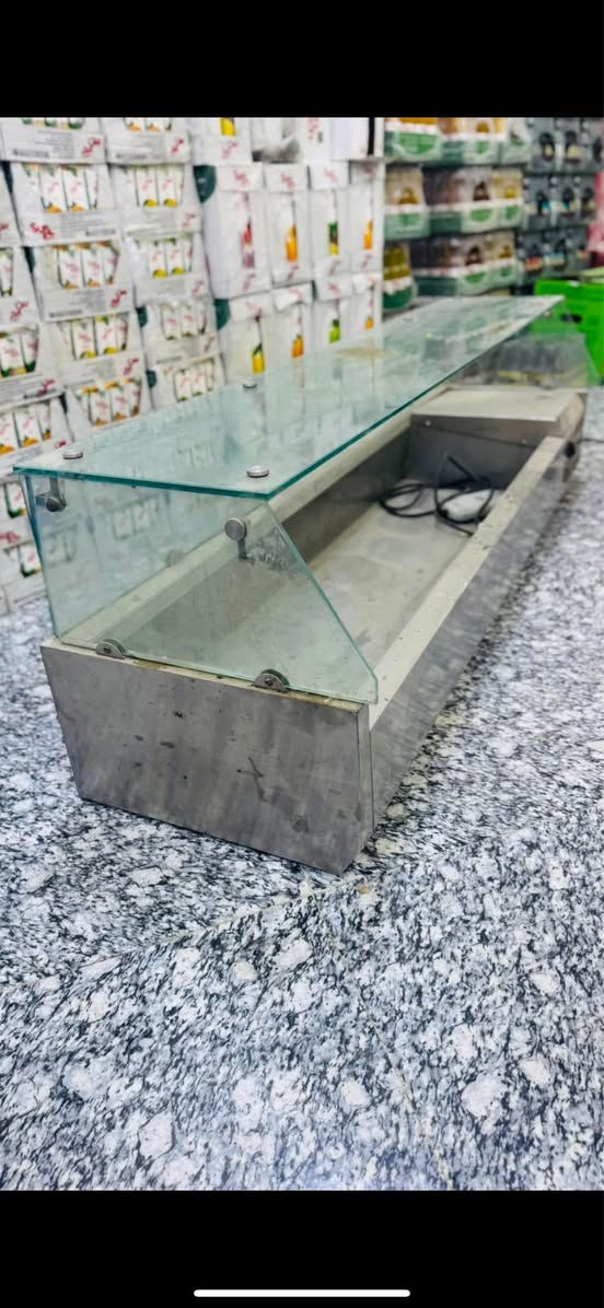 براد مقبلات 5 بلانك
مستعمل قليل جدا ونظيف كلش
تبريد فول وكامل مع البلانكات
مكان ميسان *********** عمارة, ميسان
