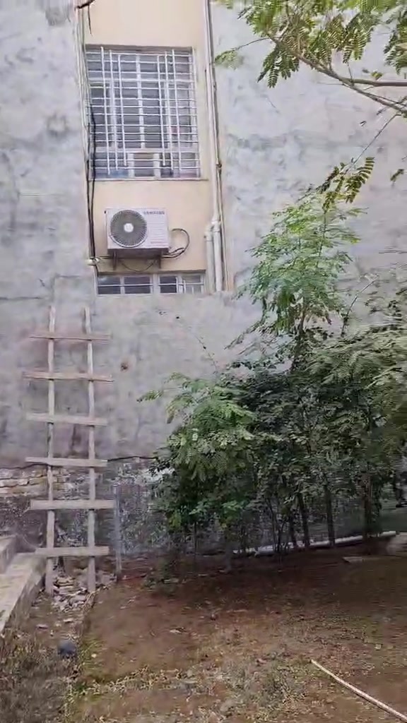 ⭕️قطعه ارض للبيع المساحه 100متر ⭕️
✅ الموقع بعقوبة حي المصطفى سابقاً ٧ نيسان ✅
✅شارع بيت سلطان  ✅
✅الواجهة ٨ والنزال ١٣ متر مربع ✅
✅نوع العقار طابو زراعي سند ٢٥ الاسم بالسند وكاله عامة وكافه الاصوليات✅
✅الخدمات كامله ماء ومجاري وتبليط وكهرباء ✅
✅القطعه الفرع كله كامل باقيه بس هيه فارغه ✅
✅القطعه مسيجه وبيهة باب وكراج✅
✅القطعه مسحوبلهة ماء ثنين من الجهتين يعني صوندات ثنين واصلات دانل القطعه✅
✅القطعه مسحوبلهة كهرباء ✅
💯للاستفسار الاتصال على الرقم التالي او المراسله على والواتساب💯
☎️***********☎️
او الرقم الثاني 
☎️***********☎️
