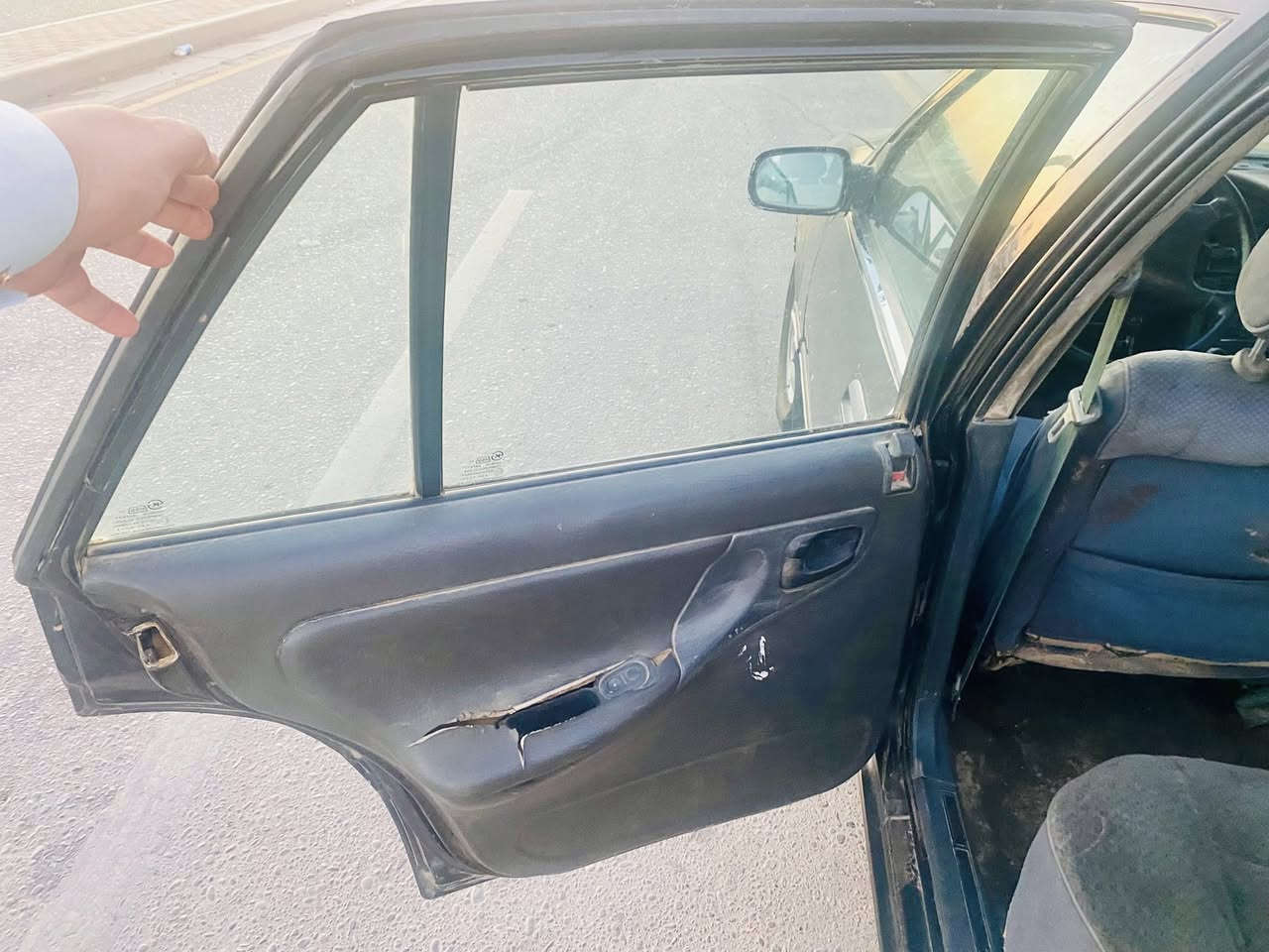 دايو برنس موديل 95 بلادي للبيع 
رقم صلاح الدين فحص ابيض 
اوراق وسنويه موجودات كلهن 
بطاين باب 4 كلها موجوده ونظيفه 
وكهربائيات كلها شغاله جام 4 كلها يصعد وينزل 
الكير مارك ونجي شرط / ومحرك بيه بدايه تبخير 
مكانها / الضلوعيـة الجبور وحياكم الله 
السعر 20$ وبيها حق الجيه
***********
