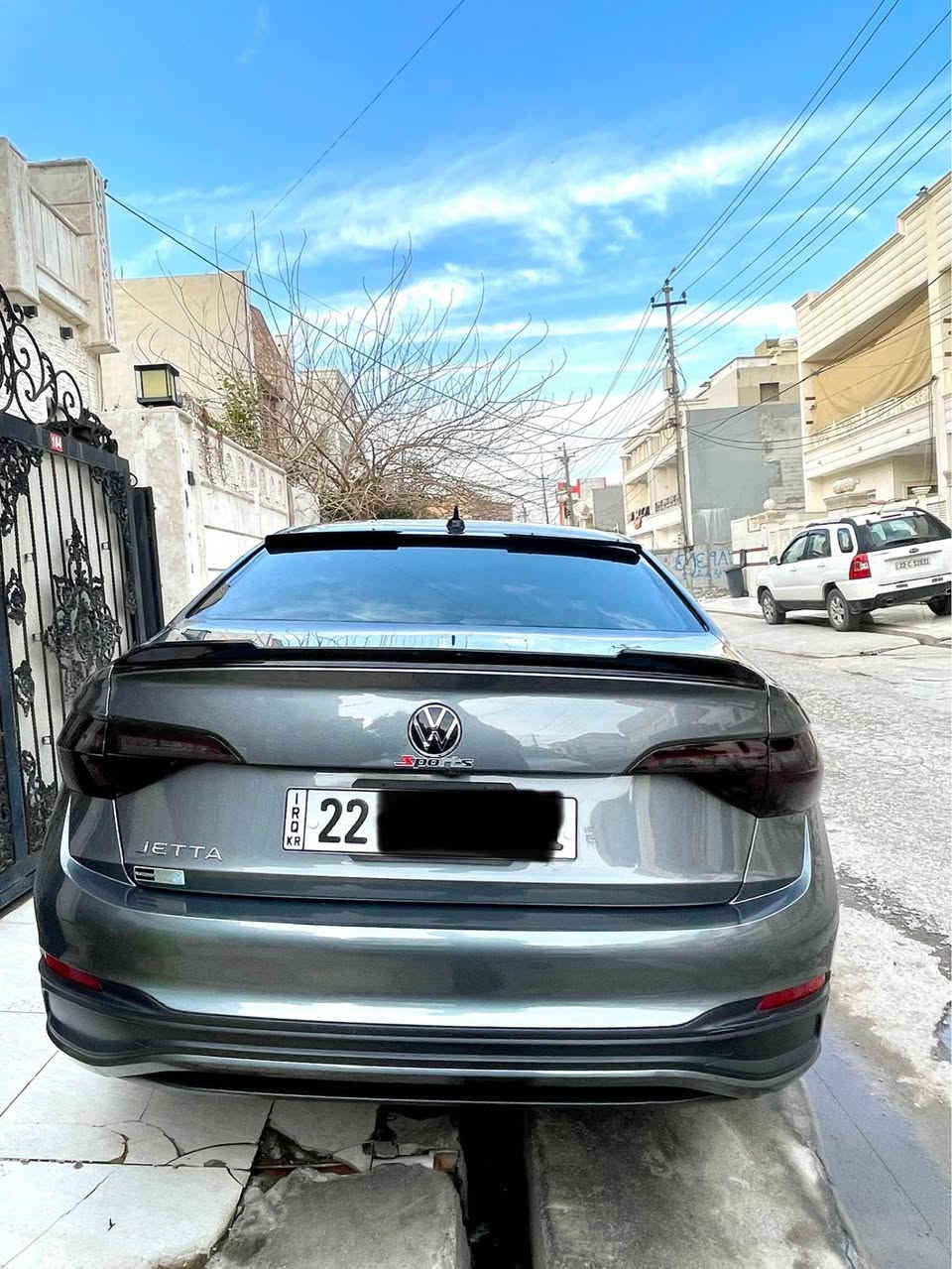 جیتا ٢٠٢٣ S sport . یەک چاملغی سبوغە لای سایەق . بێ ئەوەی شوختی ناوی هەبێ. ئرباگی تەقیوە دەعمەکەی زۆر خەفیفە.
تایە و بەنج و رۆنی گێر و مەکینەم هەموی تازە گۆریوە.یەک دینار مەسروفی نیە . سەیارە بەناوی خۆمە .کامل سپۆرتم کردیە . ٥٠ مایل رۆیە . 
سعر ١٥٣ وەرەقە مەجالەکی کەم أربيل, العراق


**إذا كنت صاحب هذا الإعلان وتريد حذفه لأي سبب، رجاءا أرسل رسالة إلى الدعم الفني**