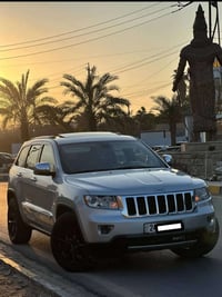 لاريدو ٢٠١١ • ٨ سلندر • بدون صبغ