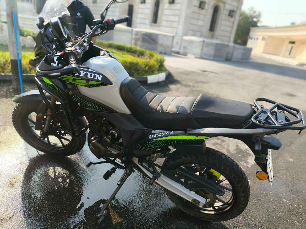 سلام عليكم
دايوان ادفنجر محرك 250cc بحاله الوكاله
الدراجه مرقمه رقم شمالي تحويل ثاني يوم وحاجز عقد مروري
الدرجه ممشاها 5000 اخت الزيرو مبدل الويل الأمامي و الخلفي ومالها البلادي موجود
سعر الدراجه 3300 وبيها مجال لليتعنه
موقع الدراجه بغداد سبع بكار
الرقم ***********
