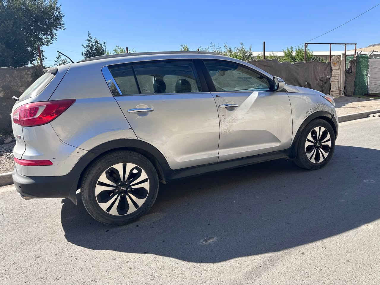 سبورتج موديل 12 رصاصي 
فول مواصفات لاخر شي 
مكينه 2000 tg
بنوراما 
كشنات جلد تدفئه تبريد
استيرن تدفئه
شاشه 
كامره
بصمات ابواب
هاي صوره و هاي تقريره
مكينه مامفتوحه 
كير مبدل حشوه 
واتساب ***********
سيديه حي الاعلام بغداد, العراق
