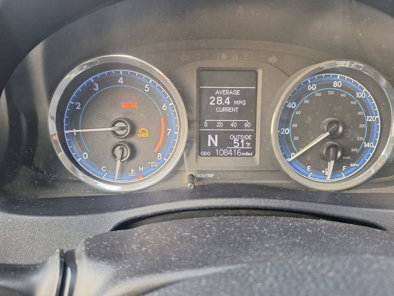 السلام عليكم للبيع كورلا 2018 فئة LE رقم بغداد سنويه نافذه صارله يومين  شرط التحويل لون فيلي  ماشيه 108 حادثه بنيد وجاملغ الايسر الباقي ممفول وموضح بالفديو والسونار محرك كير مكفولات تبريد صدر مكفول داخل والارضية مدوشمه سياره اي نقص مابيه السعر 125 مجال بسيط مكان السياره بغداد نفق الشرطه للإستفسار ***********/ ***********
