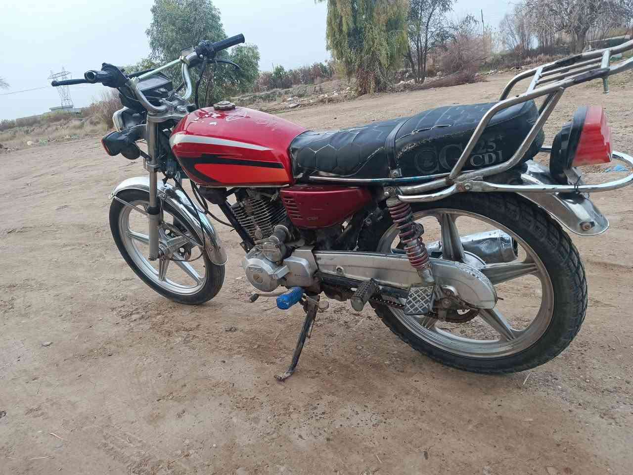 السلام عليكم دراجه ايراني موديل 20 العنوان التاجي مقابيل ملعب الكويتي السعر(300)  رقم الهاتف 
***********
                ***********
