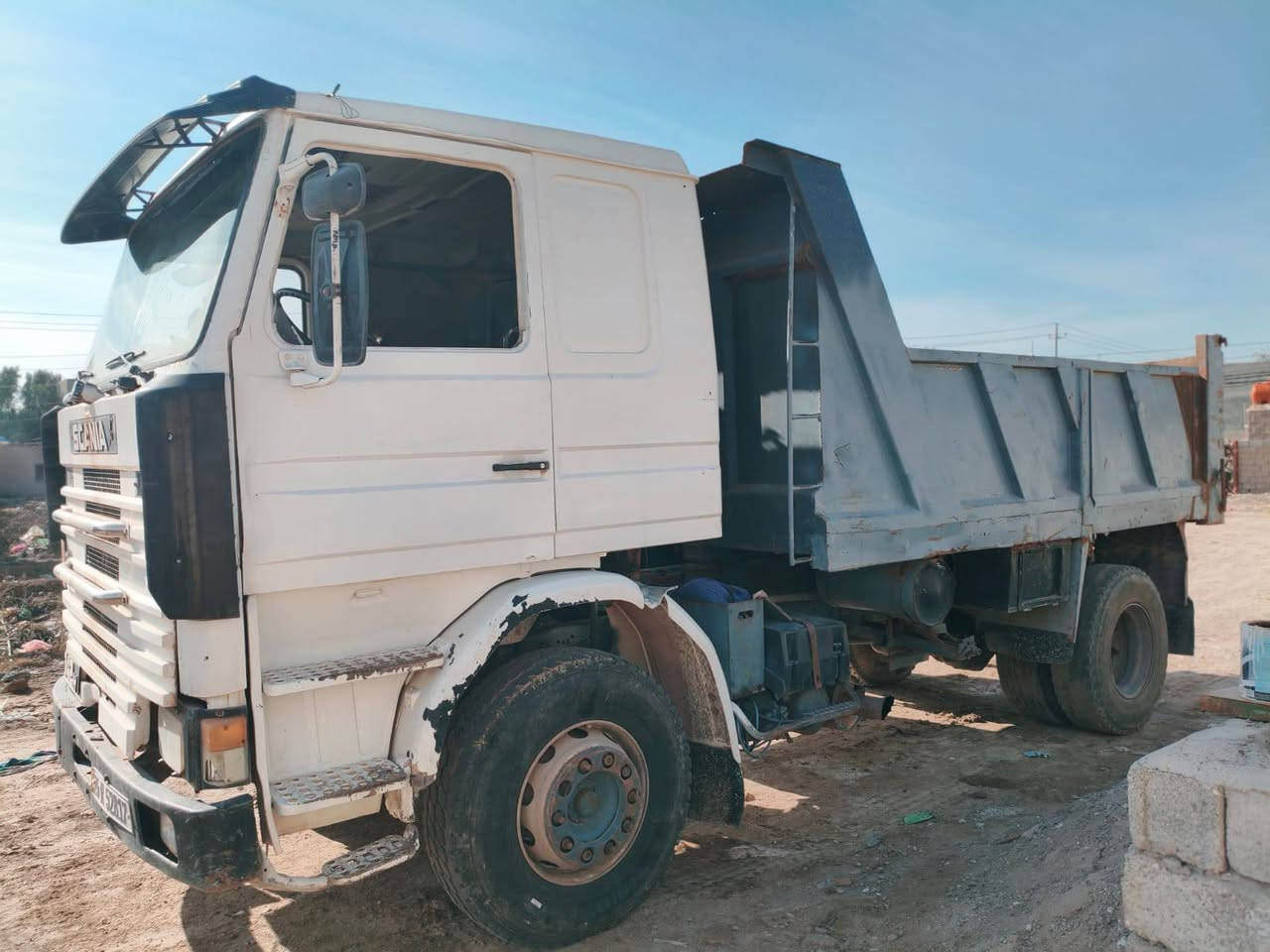 للبيع سكانيه رقم انكليزي
مكان واسط 
للاستفسار الاتصال علا *********** /***********
