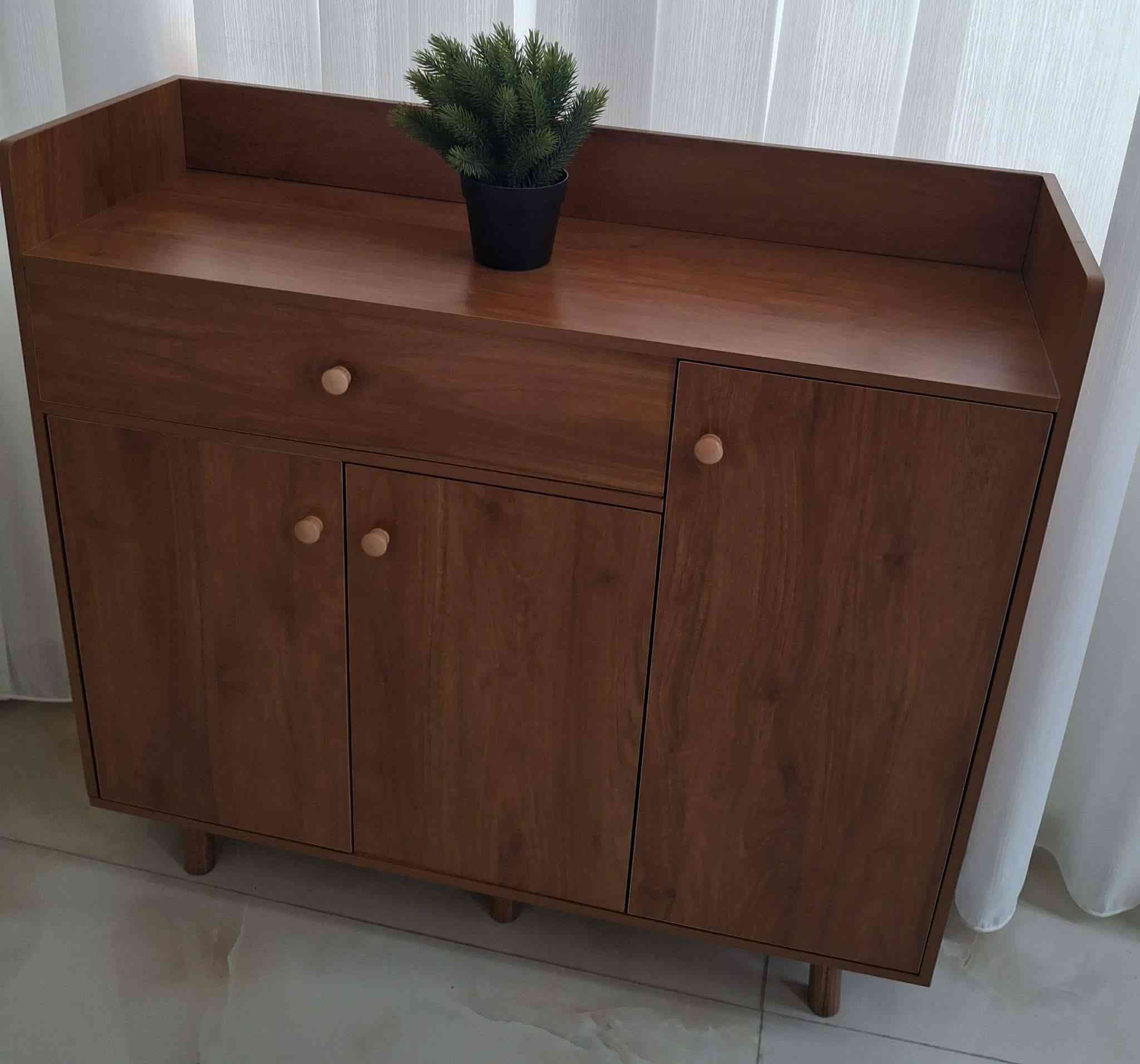 مجمده عل٢٧٥ وحده جدد ولا خلل ستخدم شهرين وغرفه، ٣٠٠ الف 0كاونتر. كبيره  ذهبي حيل حيل حيل نظيفه نظافه 95 بل 100 سعر ٦٥٠ بي مجال ٧٠ الف ديكور ميز وميز وكراسي مذكور اسعرهم.


**إذا كنت صاحب هذا الإعلان وتريد حذفه لأي سبب، رجاءا أرسل رسالة إلى الدعم الفني**