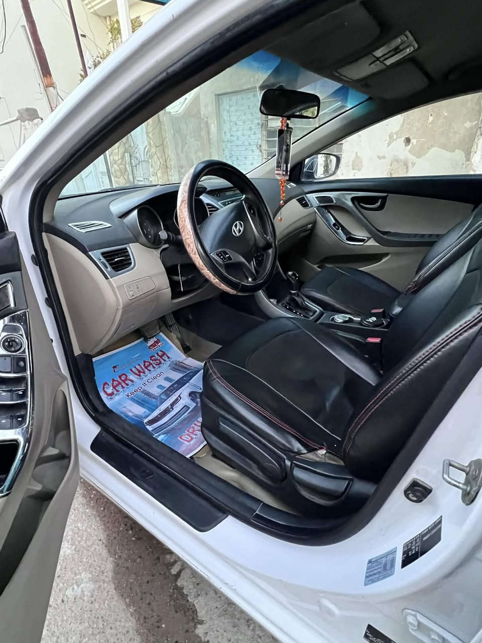 السلام عليكم النترا خليجيه موديل ١٤ للبيع بيها قطعتين جاملغ امامي مبدل وجاملغ خلفي صبغ بدون دواخل بدون ايرباك كير مكينه تدفيه تبريد مكفولات حجم المكينه ١٦٠٠ ماشيه ١٨٨ كم السعر ١١٥ عنواني بغداد الغزالية ***********
