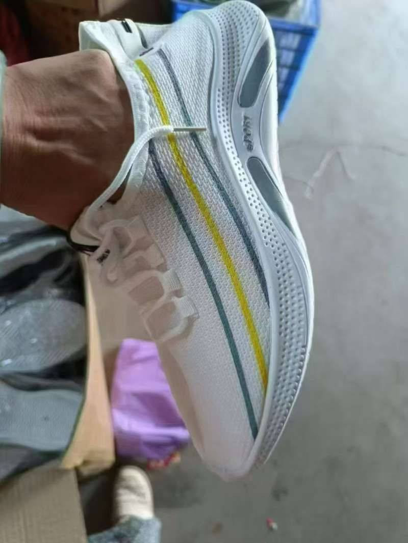 يتوفر بيع احذيه رجالي قياس 39 الى قياس 44 ويكون البيع 
جمله من الصين 🇨🇳 الى العراق 🇮🇶 واقل طلب 100 زوج
للتواصل يتوفر وات ساب  ***********
