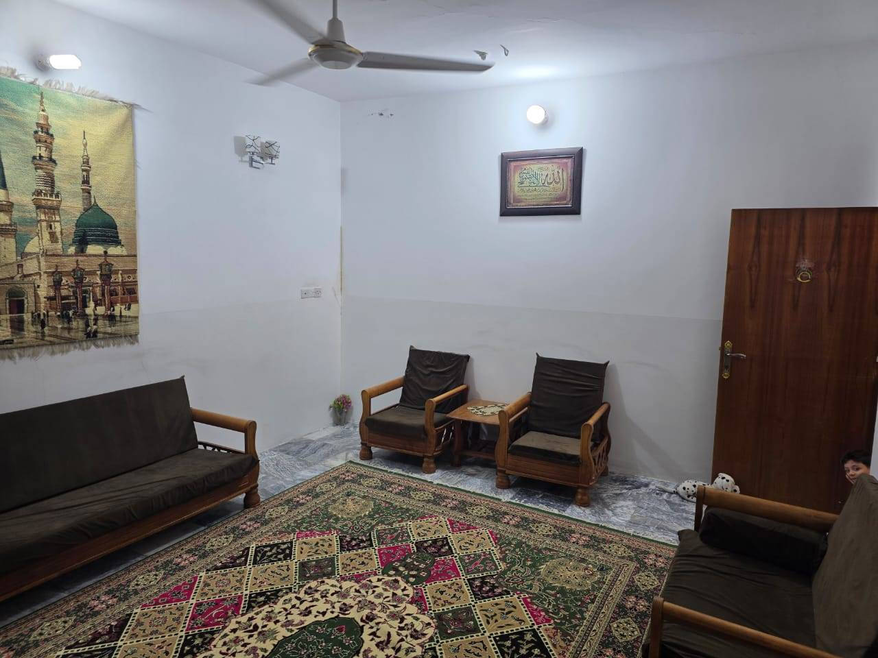 يالله🌷

تحية طيبة🌹

بيت للبيع مساحة 200 متر بناء طابوك 
موقع حواس نزلة الدامرجي  

للاستفسار ☎️

***********
***********
او مراجعه مكتب رائد البنواوي للعقار 
حي الموضفين مقابل مدرسه نون والقلم الأهليه 

اهلا وسهلا🌺
