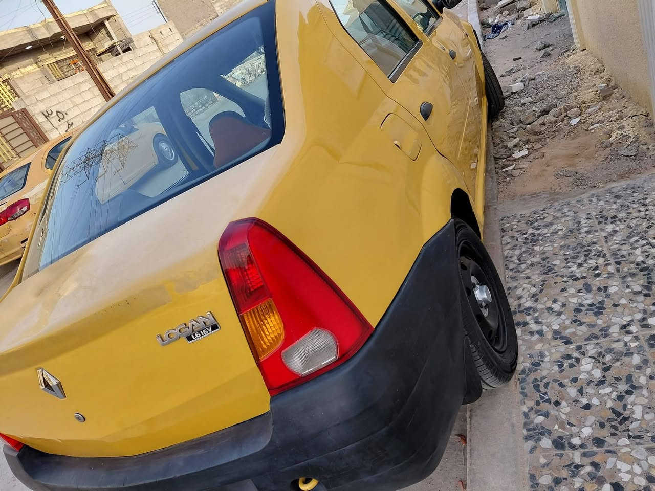 للبيع رينو لوكان موديل ٩ مكينه جديده هسه شادهه فرنسي
صدر امامي خلفي نفض كلهه جديد اربع دبلات مشط طبلات 
مكفوله من ظربه بيهه تكحيلات بصيطه سيارة خير من الله 
سنويه جديده هزه رقم بغداد انكليزي مصفرة الهيئه والغرامات
تحول ثاني يوم سعر ٣٥ وبيهه مجال قليل مكان بغداد الشعب 
 ***********
