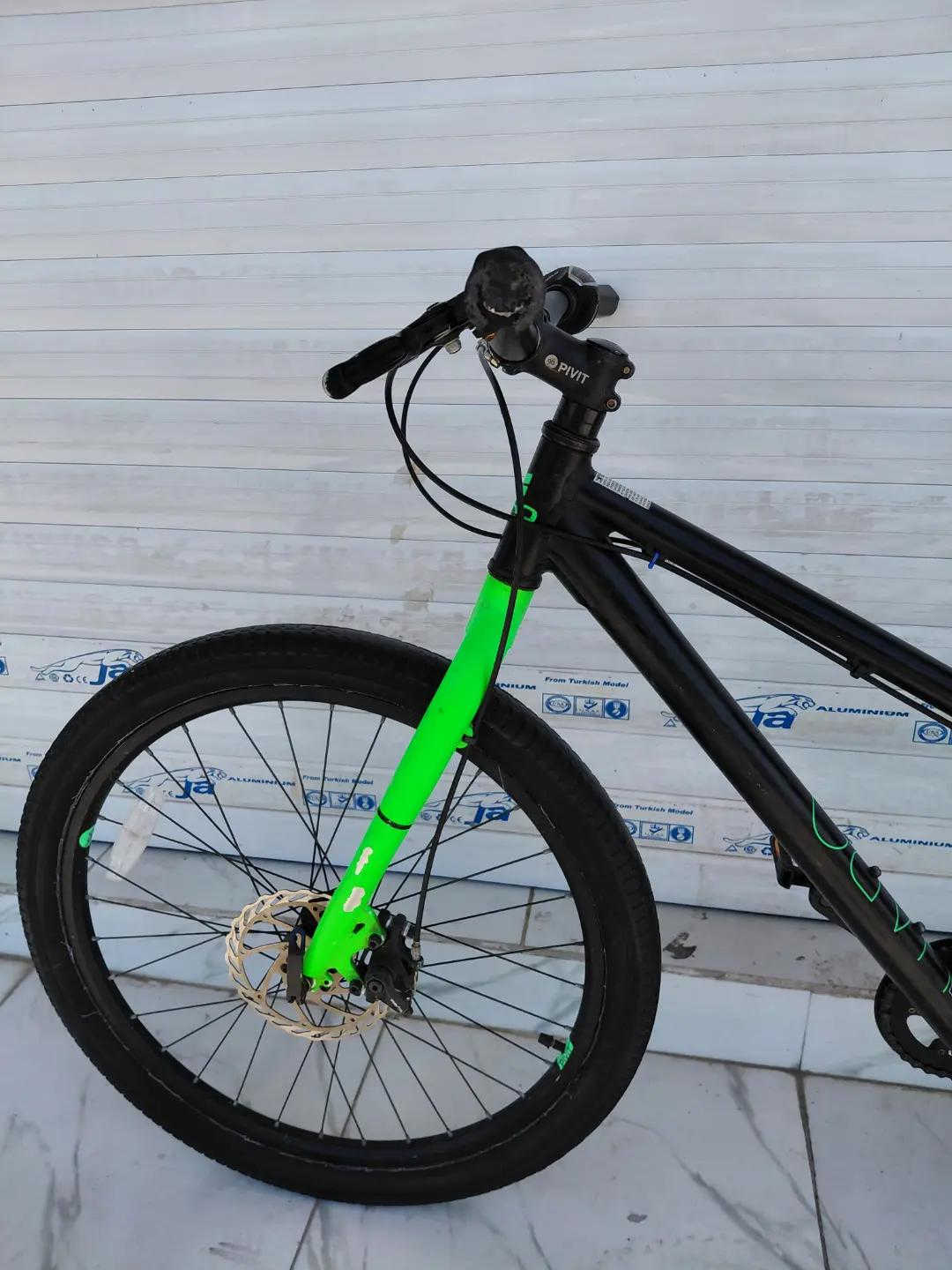 HARO حجم 24 فول المنيوم دراجة مميزة واحترافية 7 سرعات من SHIMANO السعر 215 الف شامل التوصيل    ✈يوجد توصيل لجميع المحافضات ✈ كركوك مدخل سايدين حي الاسرى والمفقودين  معرض ابو شيفان ( *********** )
