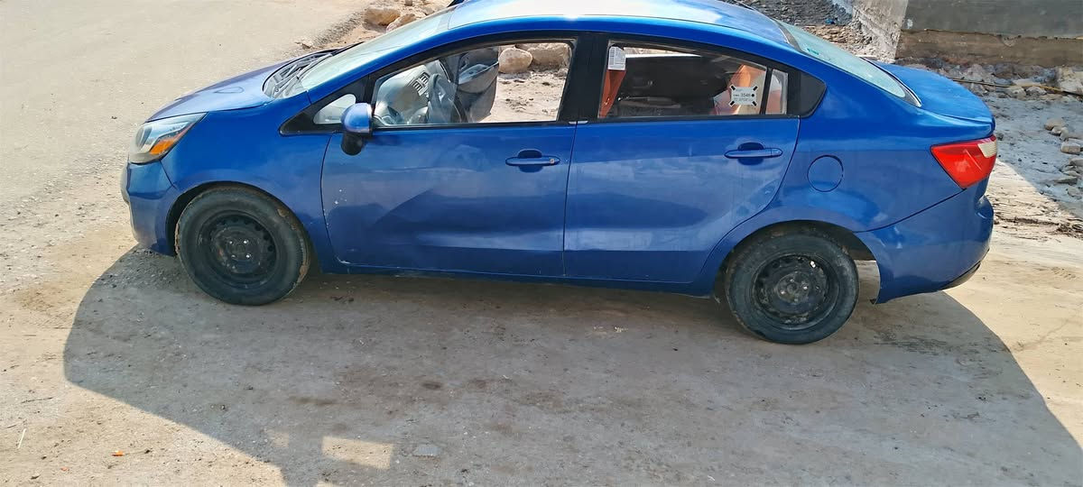 السلام عليكم
ريو 2013للبيع محرك كير على شرط  حداديه 70٠/٠بيهة ضربه بجاملغ الخلفي فقط مصبوغه جماليه سياره حلوه مال جناي سعر 75 وبيهة مجال للشراي ***********
