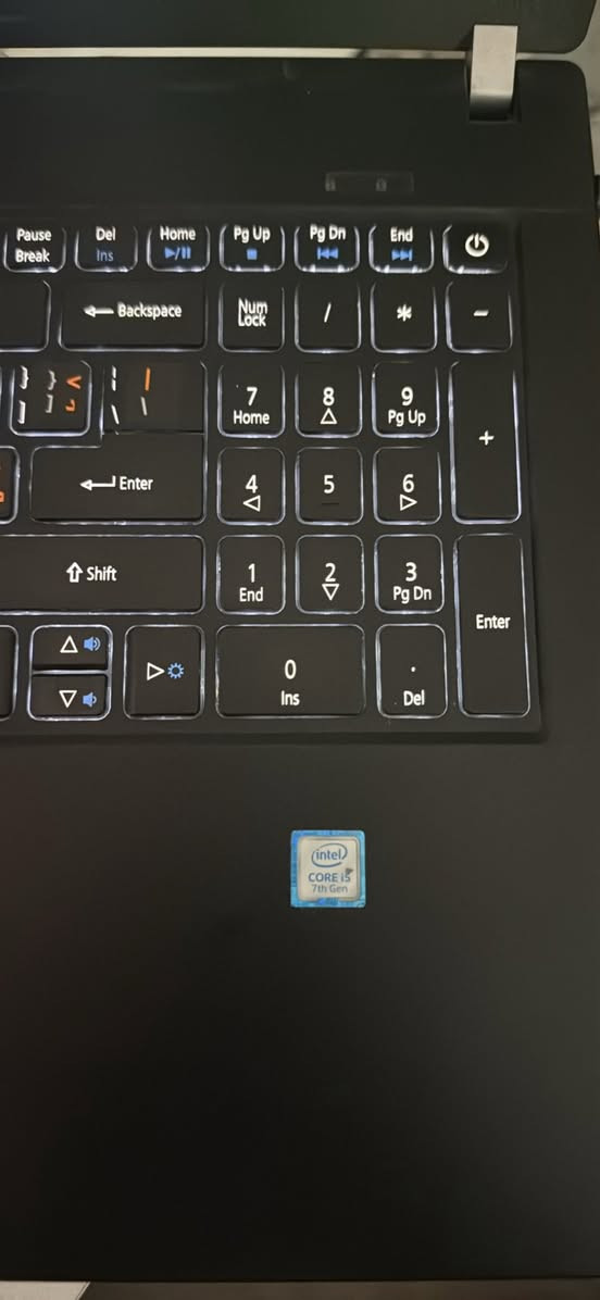 للبيع لابتوب Acer TravelMate
بنظافة ممتازة جداً وهارد SSD سريع 238 GB 
• الموديل: Acer TravelMate P459-G2-M.
• المعالج: Intel Core i5-7200U (الجيل السابع).
• الرام (RAM): سعة 8GB DDR4.
• الهارد (SSD): سعة 256GB (نوع SSD فائق السرعة).
• كارت الشاشة: Intel HD Graphics 620.
• الشاشة: 15.6 انج بدقة Full HD (1920x1080).
• النظام: Windows 10 Pro أصلي.
 
** السعر : ٢٧٥ ماعندي توصيل سعر قابل للتفاوض قليل 

مواصفات عمل دراسة طباعة ستندر 

لاتنسى ذكر الله


**إذا كنت صاحب هذا الإعلان وتريد حذفه لأي سبب، رجاءا أرسل رسالة إلى الدعم الفني**