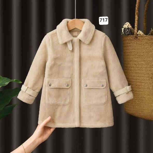 سعر الدرزن : 95 الف 
القياس : 11 الى 14 سنة 
كوت ثقيل جدا  
اقل طلب درزن 
🟢للحجز ، واتساب الجملة🟢
***********
